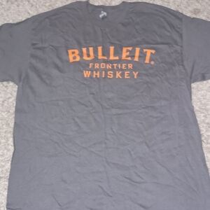 Mens Gildan Bulleit Frontier Whiskey T Shirt Sz XL Color Gray Orange Liquor Fan